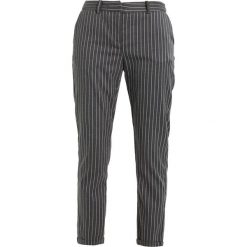 Karen by Simonsen SLIP CIGARET PANTS Spodnie materiałowe dark melange. Szare spodnie damskie Karen by Simonsen, bez wzorów, z elastanu. W wyprzedaży za 382,85 zł.