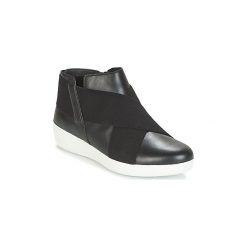 Buty FitFlop SUPERFLEX ANKLE BOOTS. Czarne trampki i tenisówki damskie marki FitFlop, bez wzorów, bez zapięcia. Za 543,20 zł.