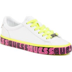 Sneakersy GUESS - Greha FL6GHA FAB12 WHITE. Białe półbuty damskie Guess, ze skóry ekologicznej. Za 419,00 zł.