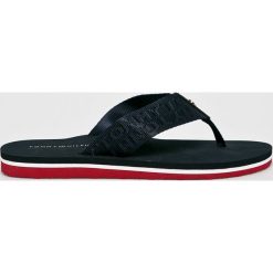 Tommy Hilfiger - Japonki. Niebieskie klapki damskie TOMMY HILFIGER, bez wzorów, ze skóry, bez obcasa, na obcasie. W wyprzedaży za 129,90 zł.