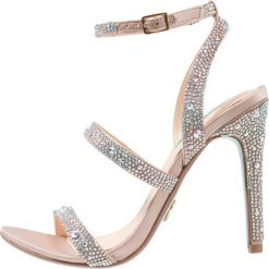 Blue by Betsey Johnson AUBRY Sandały na obcasie champagne. Czerwone rzymianki damskie Blue by Betsey Johnson, z materiału, na obcasie. Za 459,00 zł.