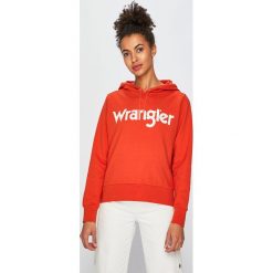 Wrangler - Bluza. Pomarańczowe bluzy damskie Wrangler, s, z nadrukiem, z bawełny, bez rękawów, z kapturem. W wyprzedaży za 179,90 zł.
