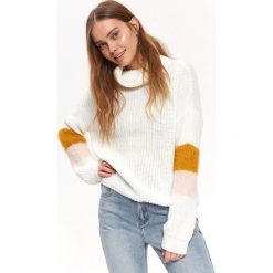 SWETER GOLF DŁUGI RĘKAW DAMSKI LUŹNY. Białe golfy damskie marki Top Secret, na lato, w kolorowe wzory, eleganckie. Za 129,99 zł.
