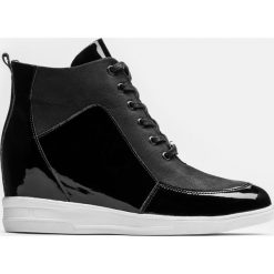 Czarne sneakersy damskie. Czarne sneakersy damskie marki Kazar, ze skóry. Za 649,00 zł.