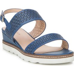 Buty damskie 88-D-970-7. Niebieskie koturny damskie Wittchen, bez obcasa, na koturnie, ze sprzączką. Za 199,20 zł.