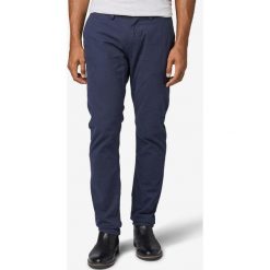 Tom Tailor Chino Spodnie Niebieski. Niebieskie spodnie męskie Tom Tailor, bez wzorów, z elastanu. Za 235,95 zł.