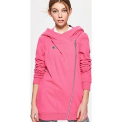 Bluzy z kieszeniami damskie: Bluza z asymetrycznym zamkiem – Różowy