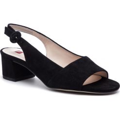 Sandały HÖGL - 7-102112 Black 0100. Czarne klapki damskie HÖGL, bez wzorów, ze skóry, bez obcasa, na obcasie. W wyprzedaży za 349,00 zł.