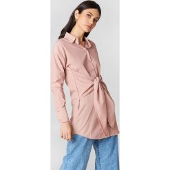 Sukienki hiszpanki: Boohoo Sukienka koszulowa z wiązaniem – Pink