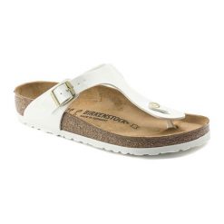 Japonki w kolorze białym. Białe klapki damskie Birkenstock, bez wzorów, z materiału, bez obcasa. W wyprzedaży za 269,95 zł.