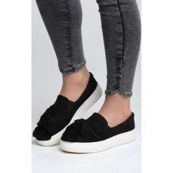 Czarne Slip On Boogie. Czarne tenisówki damskie Born2be, z materiału. Za 49,99 zł.