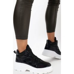 Czarne Sneakersy Iphisyla. Czarne sneakersy damskie Born2be. W wyprzedaży za 99,99 zł.