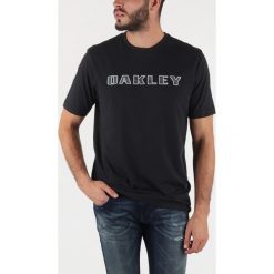 Oakley Camo Koszulka Czarny. Czarne podkoszulki męskie Oakley, m, z nadrukiem, z bawełny, z krótkim rękawem. Za 119,95 zł.