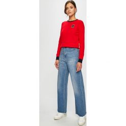 Tommy Hilfiger - Sweter. Białe swetry damskie TOMMY HILFIGER, s, z aplikacjami, z bawełny, z krótkim rękawem, krótkie, bez kaptura. W wyprzedaży za 299,90 zł.