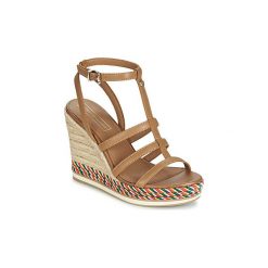 Sandały Tommy Hilfiger VANCOUVER 7A. Pomarańczowe sandały damskie TOMMY HILFIGER, bez wzorów, bez obcasa, bez zapięcia. Za 363,30 zł.