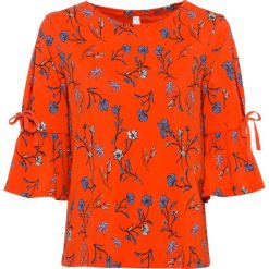 Bluzka shirtowa bonprix czerwony w kwiaty. Czerwone koszulki damskie bonprix, w kwiaty, z bawełny, bez kołnierzyka, z krótkim rękawem. Za 27,99 zł.