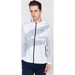 Lacoste Kurtka Biały. Białe marynarki męskie Lacoste, s, bez wzorów, z materiału, bez kaptura. Za 1033,95 zł.