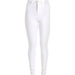 Noisy May NMSKYHIGH Jeans Skinny Fit bright white. Białe boyfriendy damskie Noisy May. Za 149,00 zł.