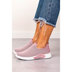 Różowe buty sportowe wsuwane casu 20p5/m. Różowe buty dziewczęce sportowe Casu, bez wzorów, z materiału, bez zapięcia. Za 44,99 zł.