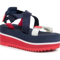 Sandały TOMMY JEANS - Pop Color Flatform Sandal EN0EN00847 Twilight Navy C87. Niebieskie klapki damskie Tommy Jeans, bez wzorów, z jeansu, bez obcasa, na obcasie. W wyprzedaży za 189,00 zł.