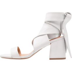 Rzymianki damskie: Bronx Sandały white