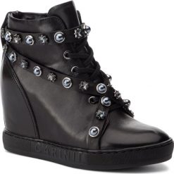 Sneakersy CARINII - B5048 E50-000-000-B88. Czarne półbuty damskie Carinii, ze skóry. W wyprzedaży za 339,00 zł.