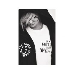 T-SHIRT GOTTA LOTTA SNOW. Białe t-shirty męskie Don't need no samurai, s, z nadrukiem, z bawełny, z dekoltem na plecach. Za 139,00 zł.