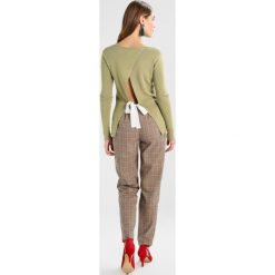 Swetry klasyczne damskie: Aaiko VAJE VIS Sweter khaki green