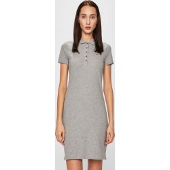 Tommy Hilfiger - Sukienka. Szare sukienki damskie TOMMY HILFIGER, na co dzień, s, bez wzorów, z elastanu, casualowe, bez kołnierzyka, z krótkim rękawem, krótkie, mini, proste. Za 449,90 zł.