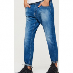 Jeansy CROPPED - Niebieski. Niebieskie jeansy męskie marki Cropp. Za 119,99 zł.