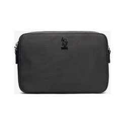 U.S. Polo Assn Portsmouth Cross body bag Czarny. Czarne torebki klasyczne damskie U.S. Polo Assn., w paski, z materiału, bez dodatków. Za 292,95 zł.