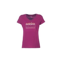 T-shirty z krótkim rękawem Patagonia W's Femme Fitz Roy Cotton V-Neck T-Shirt. Różowe t-shirty damskie marki Patagonia, s, bez wzorów, bez kołnierzyka. Za 143,20 zł.