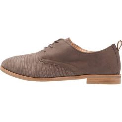 Jazzówki damskie: Clarks ALICE MAE Oksfordki taupe