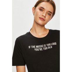 Only - Top Ava. Szare topy damskie ONLY, l, z nadrukiem, z bawełny, z okrągłym kołnierzem. W wyprzedaży za 29,90 zł.