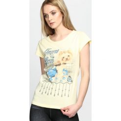 Żółty T-shirt Lay Me Down. Żółte bluzki damskie Born2be, l. Za 14,99 zł.