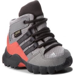 Buty adidas - Terrex Mid Gtx I GORE-TEX D97656 Grethr/Carbon/Trasca. Szare śniegowce chłopięce Adidas, bez zapięcia, gore-tex. W wyprzedaży za 179,00 zł.