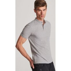 Koszulka polo ze stójką - Jasny szary. Szare koszulki męskie Reserved, s, bez wzorów, bez rękawów. Za 49,99 zł.