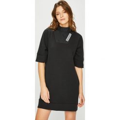 Calvin Klein Performance - Sukienka. Czarne sukienki damskie marki Calvin Klein Performance, na co dzień, s, bez wzorów, z elastanu, casualowe, bez kołnierzyka, bez rękawów, mini, proste. W wyprzedaży za 439,90 zł.
