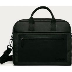 Calvin Klein - Torba. Czarne torby męskie skórzane Calvin Klein, w paski, ze skóry ekologicznej, biznesowe, na ramię, małe. Za 849,90 zł.