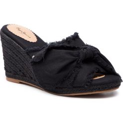 Espadryle PEPE JEANS - Shark Black PLS90386 Black 999. Czarne espadryle damskie Pepe Jeans, z aplikacjami, z jeansu, bez obcasa, na obcasie. W wyprzedaży za 119,00 zł.