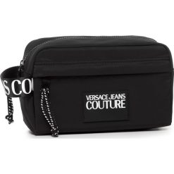 Kosmetyczka VERSACE JEANS COUTURE - E1YVBB06 71426 899. Czarne kosmetyczki męskie Versace Jeans Couture, bez wzorów, z jeansu. Za 449,00 zł.