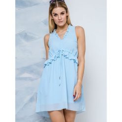 Sukienka Lemonada zbierana w pasie błękitna. Niebieskie sukienki letnie marki Yups, s, z dekoltem w serek, rozkloszowane. Za 149,90 zł.