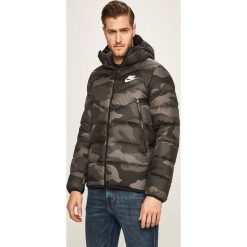 Nike Sportswear - Kurtka puchowa. Zielone płaszcze męskie Nike Sportswear, xl, bez wzorów, z poliesteru, krótkie, z kapturem. W wyprzedaży za 599,90 zł.