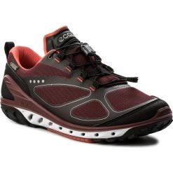 Półbuty ECCO - Biom Venture GORE-TEX 82070350660 Black/Port/Coral Blush. Czerwone półbuty damskie ecco, z materiału, sportowe, na niskim obcasie. W wyprzedaży za 399,00 zł.