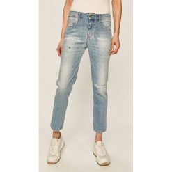 Diesel - Jeansy D-Rifty. Niebieskie jeansy damskie Diesel, bez wzorów, z elastanu, z obniżonym stanem. W wyprzedaży za 579,90 zł.
