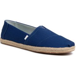 Espadryle TOMS - Classic 10014980 Plant Dyed Indigo Canvas/Rope. Niebieskie espadryle męskie Toms, na co dzień, bez wzorów, z tworzywa sztucznego, eleganckie, bez zapięcia. Za 249,00 zł.