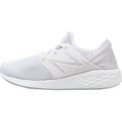 New Balance FRESH FOAM CRUZ V2 Obuwie do biegania treningowe white. Białe buty do biegania męskie New Balance, z materiału. Za 379,00 zł.