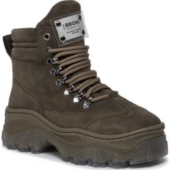 Trapery BRONX - 43231-C BX 1553 Khaki 851. Zielone trapery damskie Bronx, ze skóry, klasyczne, bez obcasa, bez zapięcia. Za 739,00 zł.