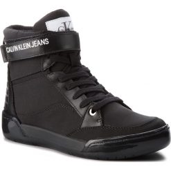 Sneakersy CALVIN KLEIN JEANS - Nelda R0804 Black. Czarne półbuty damskie Calvin Klein Jeans, bez wzorów, z jeansu, klasyczne, bez obcasa, na płaskiej podeszwie, na sznurówki. W wyprzedaży za 419,00 zł.