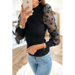 Damska bluzka NIRZA BLACK. Czarne bluzki damskie IVET, m, bez wzorów, z materiału, eleganckie, bez kołnierzyka, bez rękawów. W wyprzedaży za 69,00 zł.